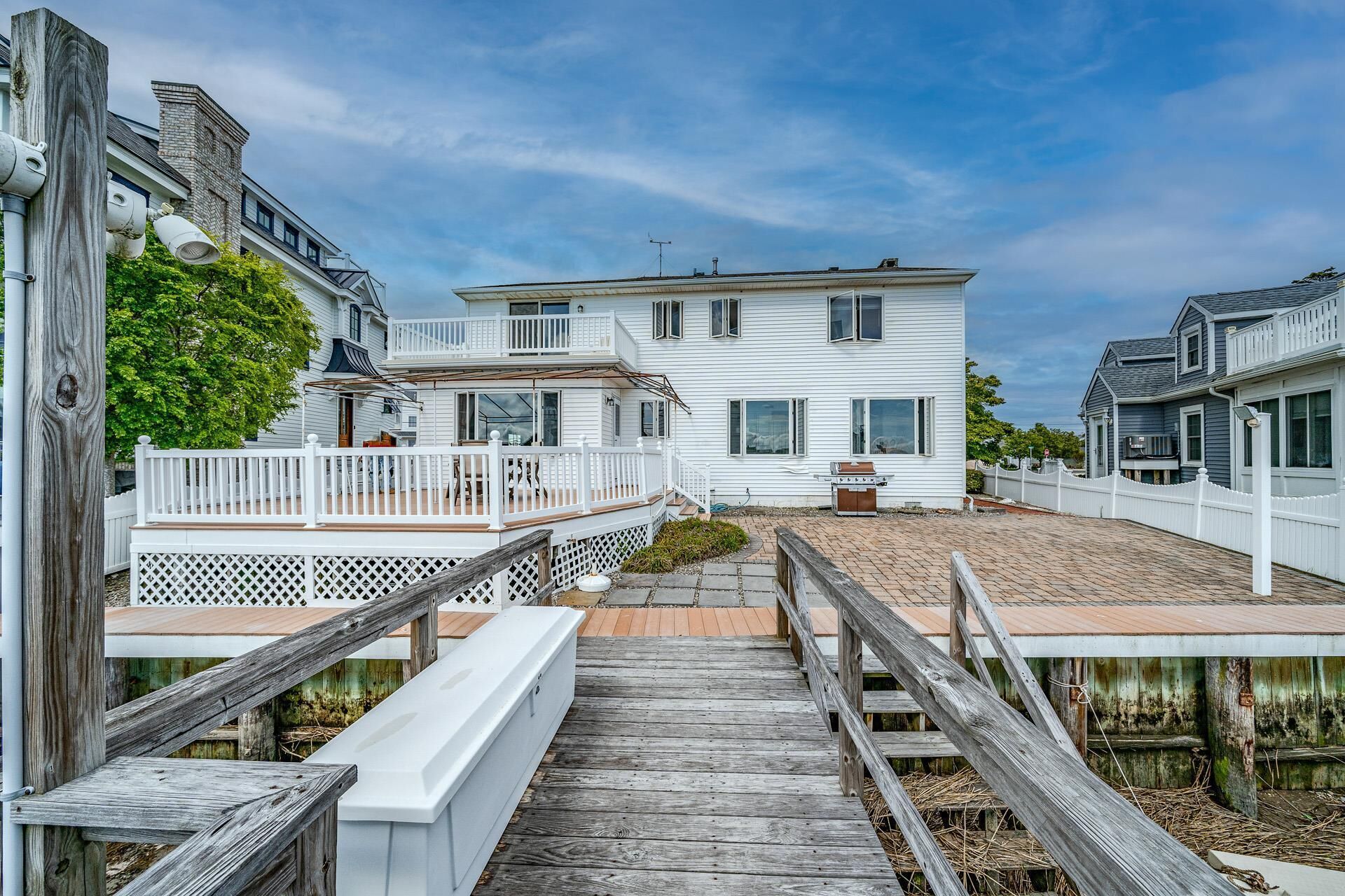 Bayfront home on Pleasure Bay.  Enjoy our 4 Bedroom/ 2.5BA- 14 Beds on the water