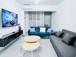 TV - New Apartment! Your home in Israel luxury suit (בת ים)