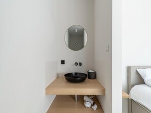 Bathroom - Holiday Home in Aardenburg Near Sint-baafskerk (Aardenburg)