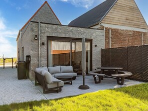 Exterior - Holiday Home in Aardenburg Near Sint-baafskerk (Aardenburg)