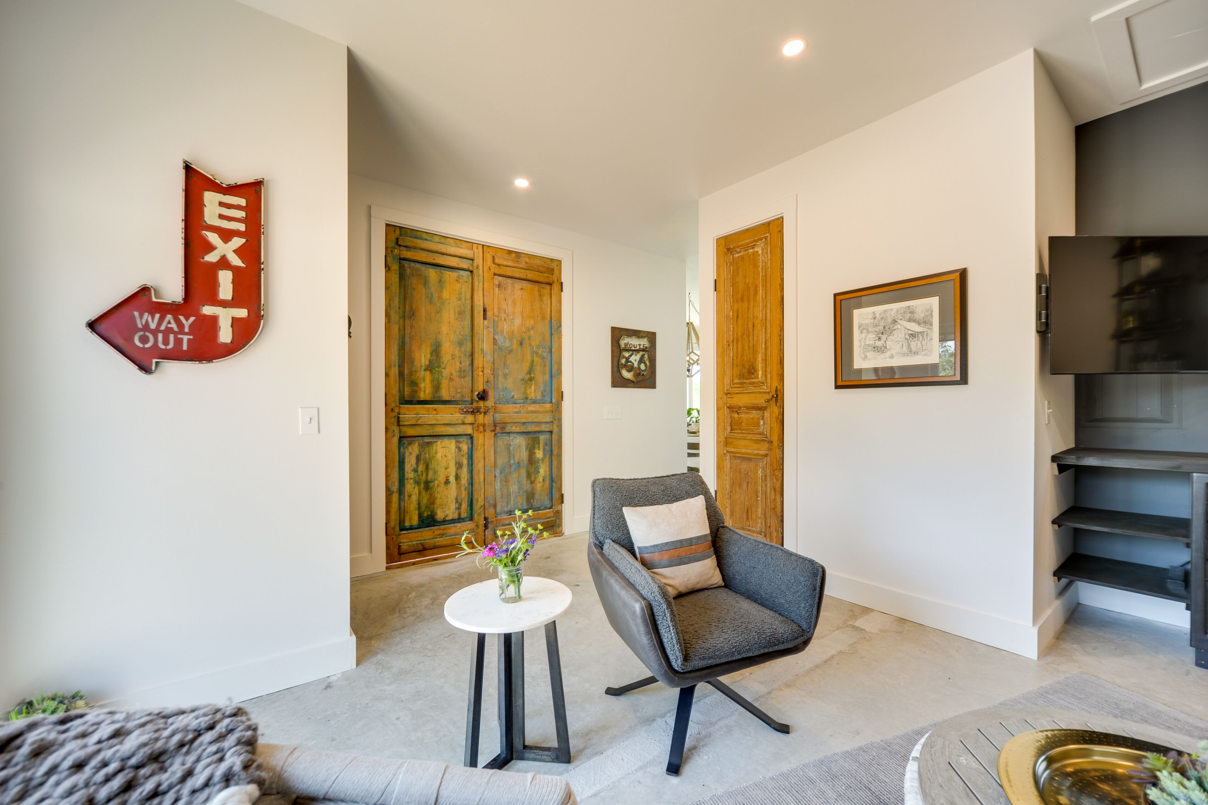 Chic House in Spring Branch w/ Lush Outdoor Space!