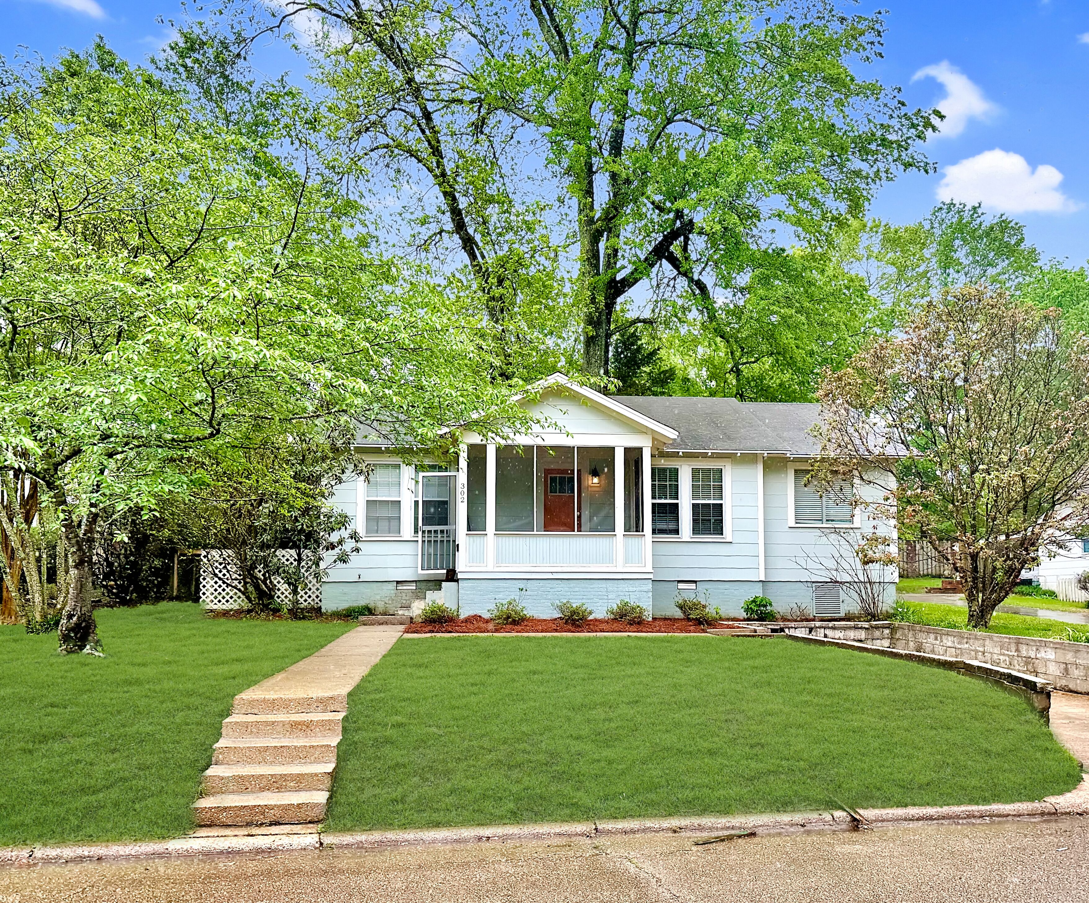 Home/PrivateYard/Walk2TrailDowntown