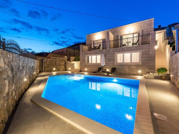 Villa | Pool