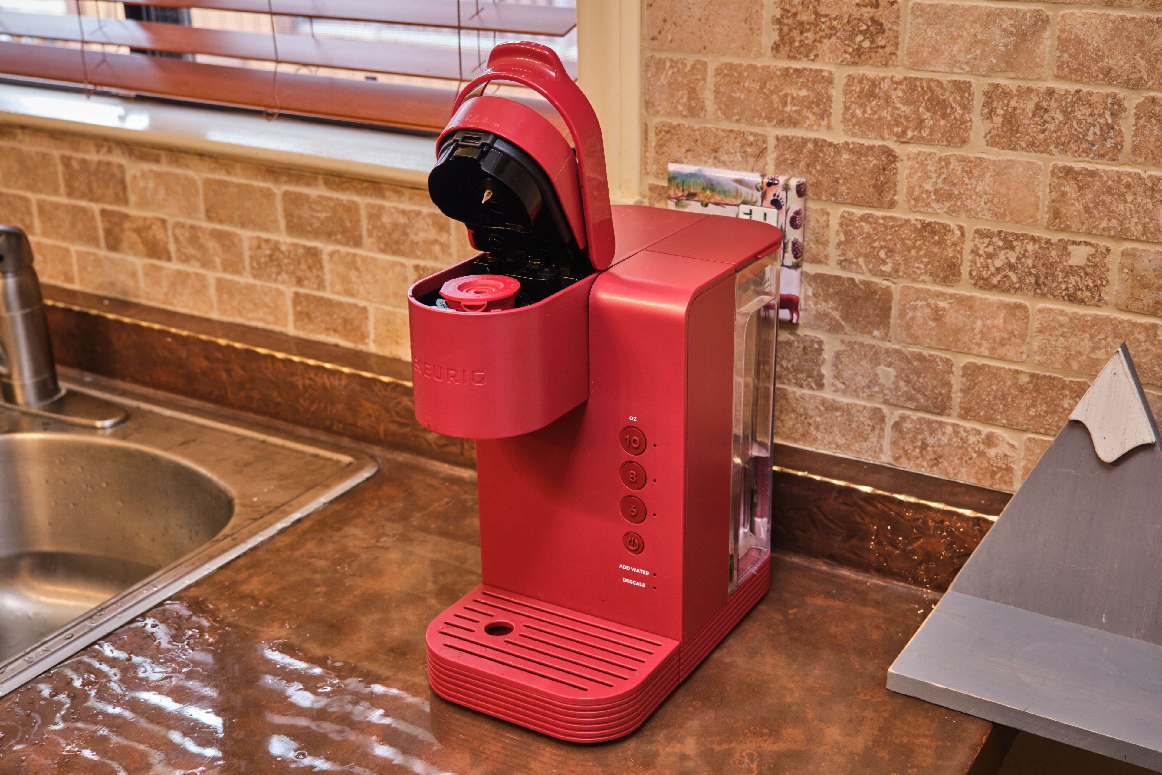 Big Bear Cedar Cabin: Hot Tub, EV Charger, Sugarloaf Walking Trails