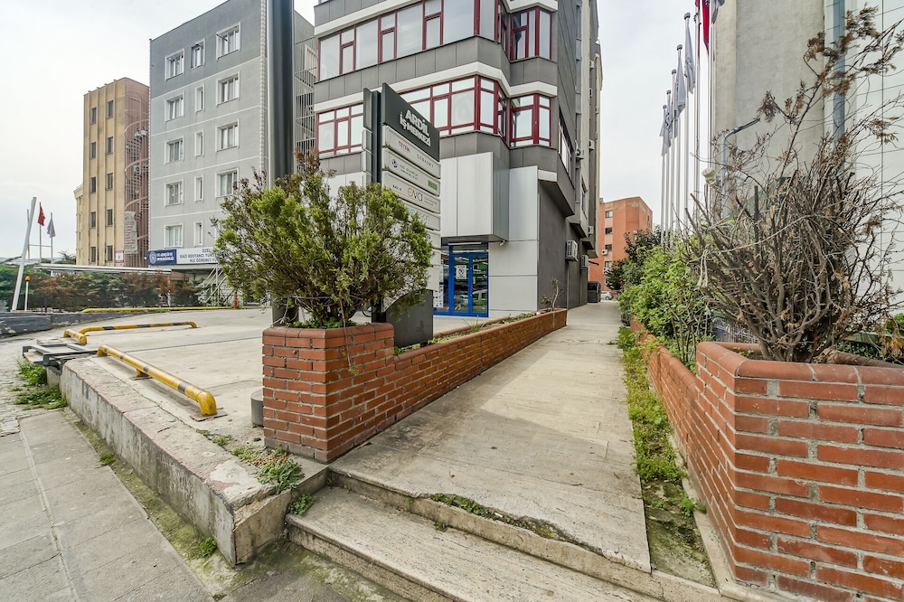 Manu Startup House