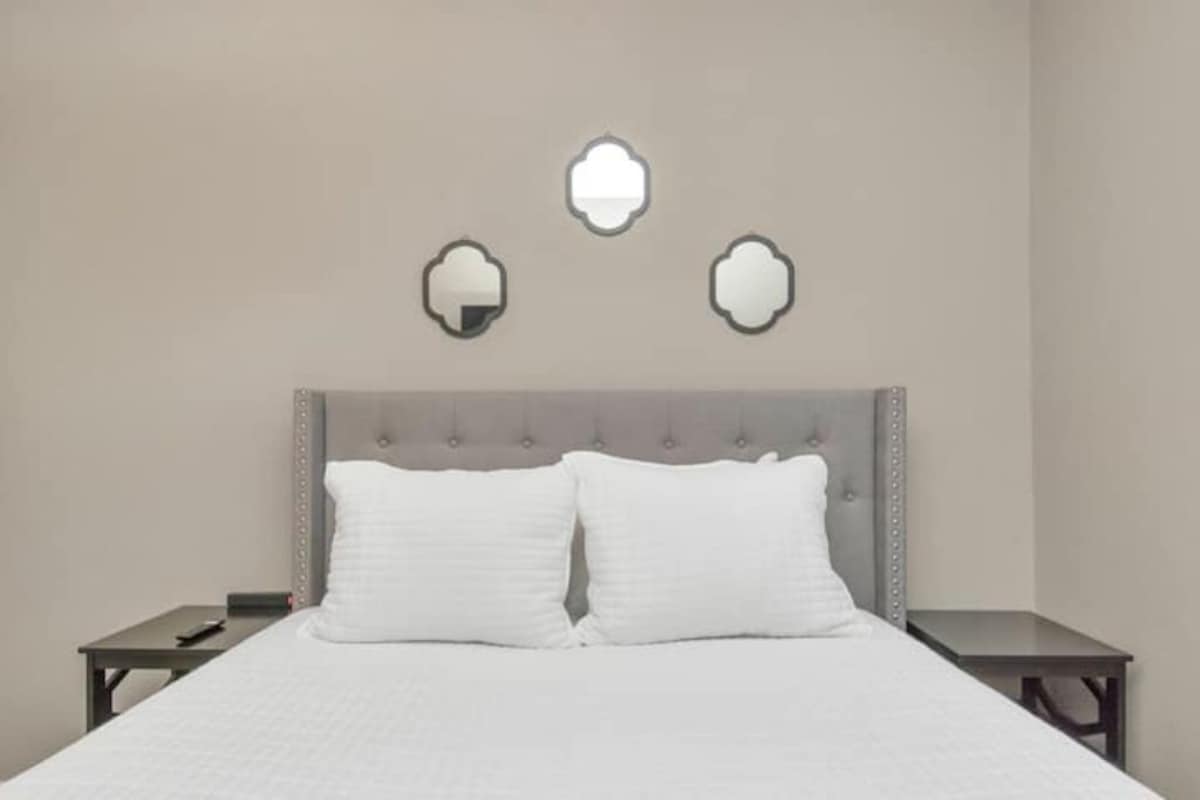 Photo 28 of King-sized master suite and 6 minutes away from Minute Maid Park & Toyota Center