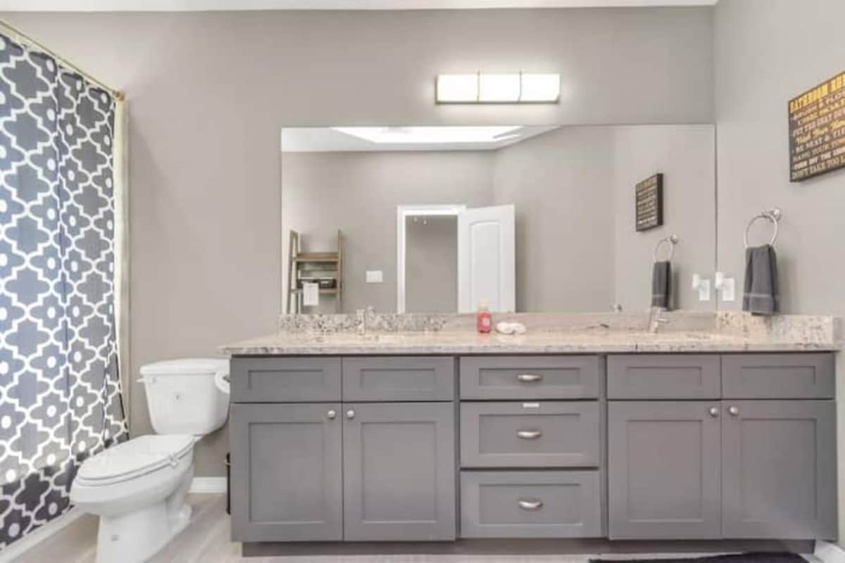 Photo 21 of King-sized master suite and 6 minutes away from Minute Maid Park & Toyota Center