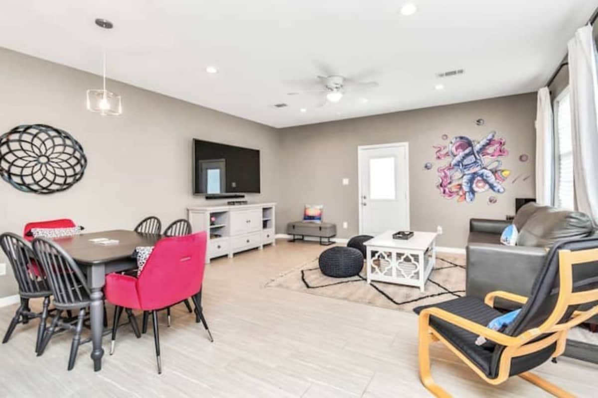 Photo 12 of King-sized master suite and 6 minutes away from Minute Maid Park & Toyota Center