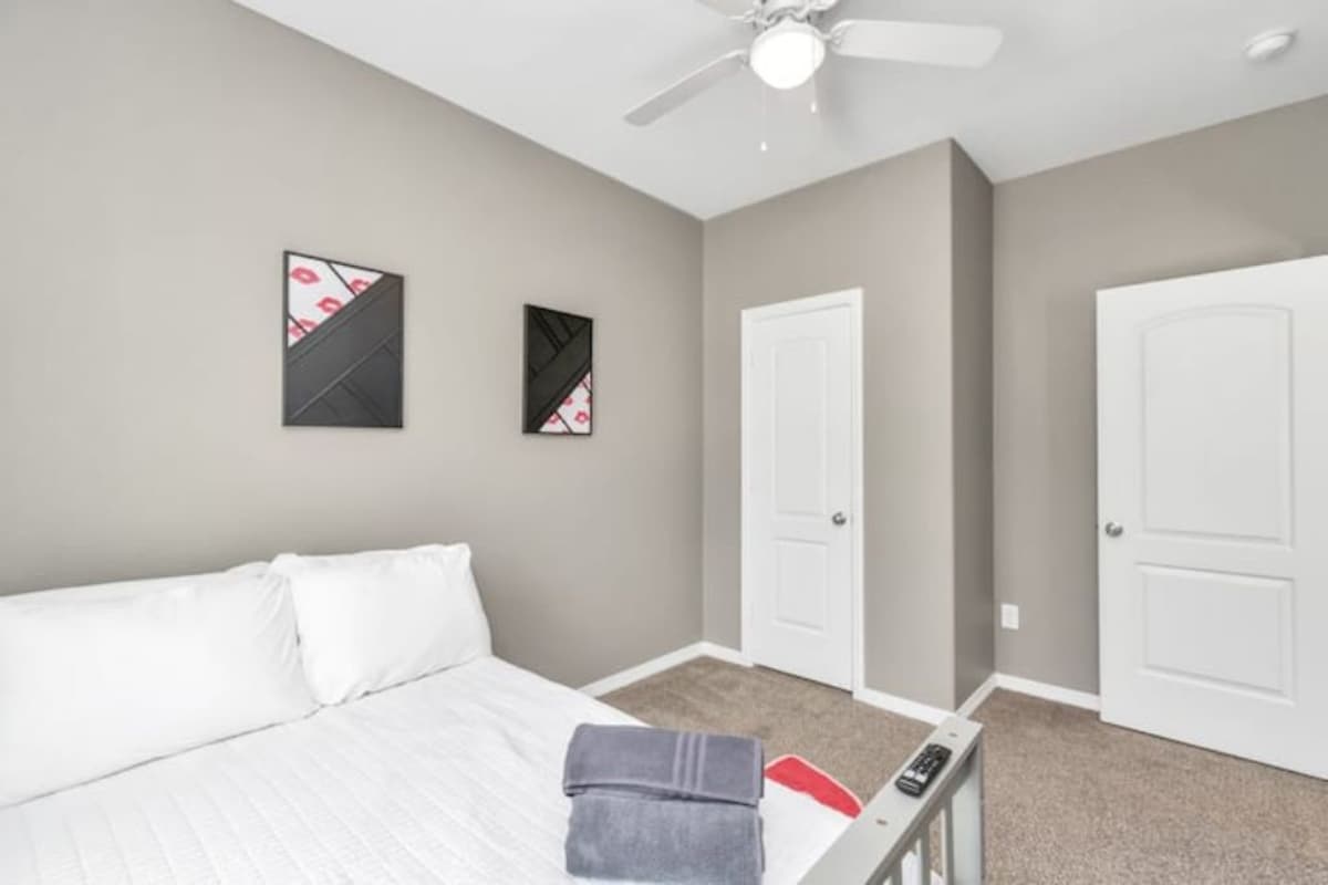 Photo 26 of King-sized master suite and 6 minutes away from Minute Maid Park & Toyota Center