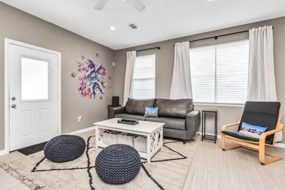 Photo 18 of King-sized master suite and 6 minutes away from Minute Maid Park & Toyota Center