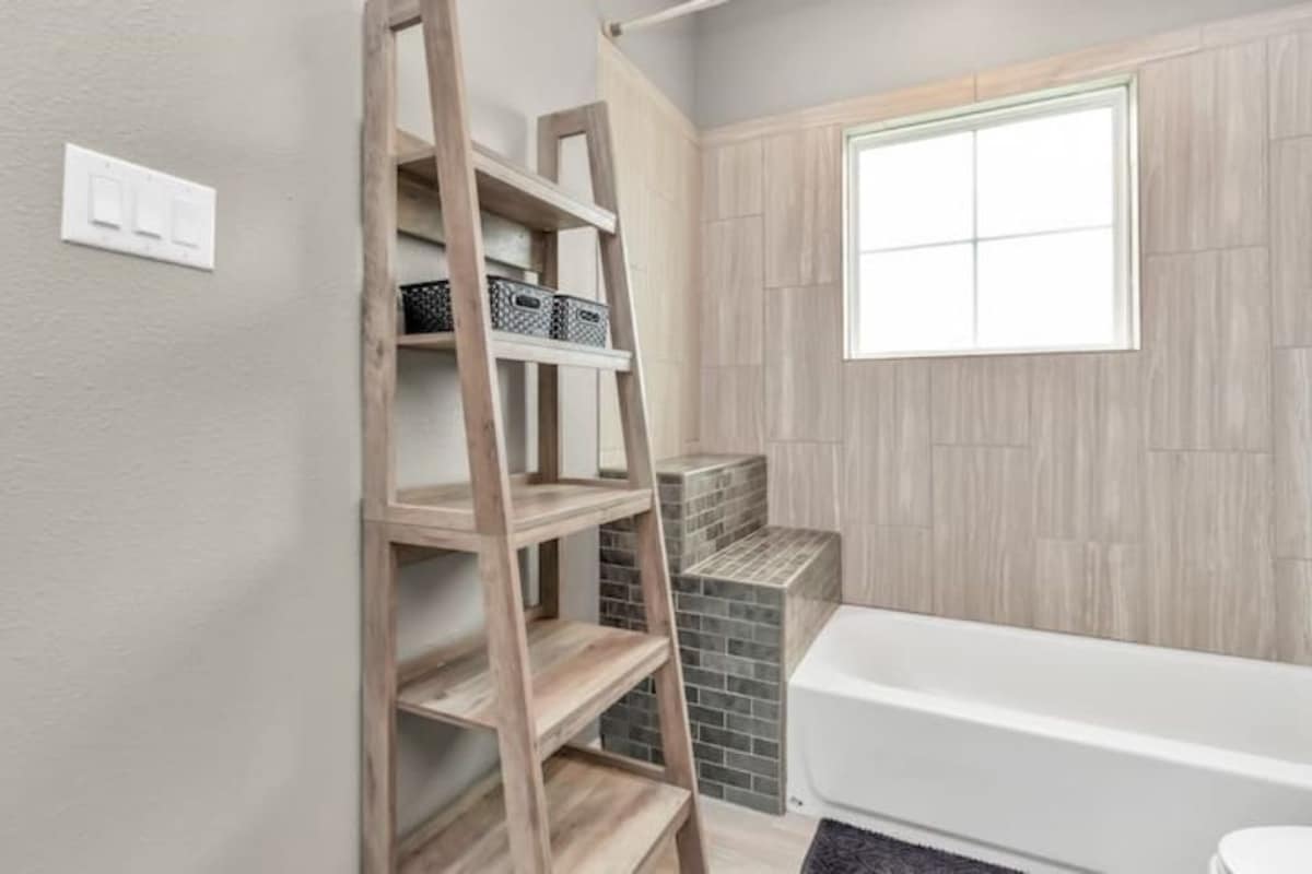 Photo 23 of King-sized master suite and 6 minutes away from Minute Maid Park & Toyota Center