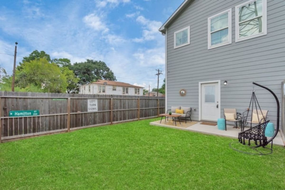 Photo 33 of King-sized master suite and 6 minutes away from Minute Maid Park & Toyota Center
