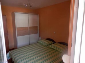 1 habitación, internet y ropa de cama 