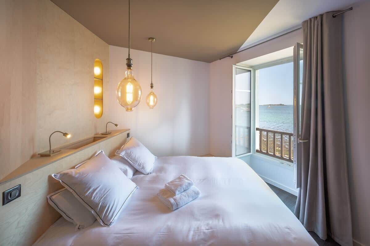 3 chambres, fer et planche à repasser, Wi-Fi gratuit, draps fournis