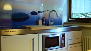 Private kitchen - Kuschelige Ferienwohnung in Ruhiger Lage, 10 min zu Fuß zum Strand (Langenargen)