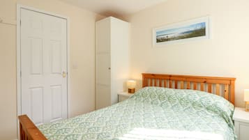 2 bedrooms, individually decorated, individually furnished, free WiFi
