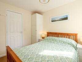 2 bedrooms, individually decorated, individually furnished, free WiFi