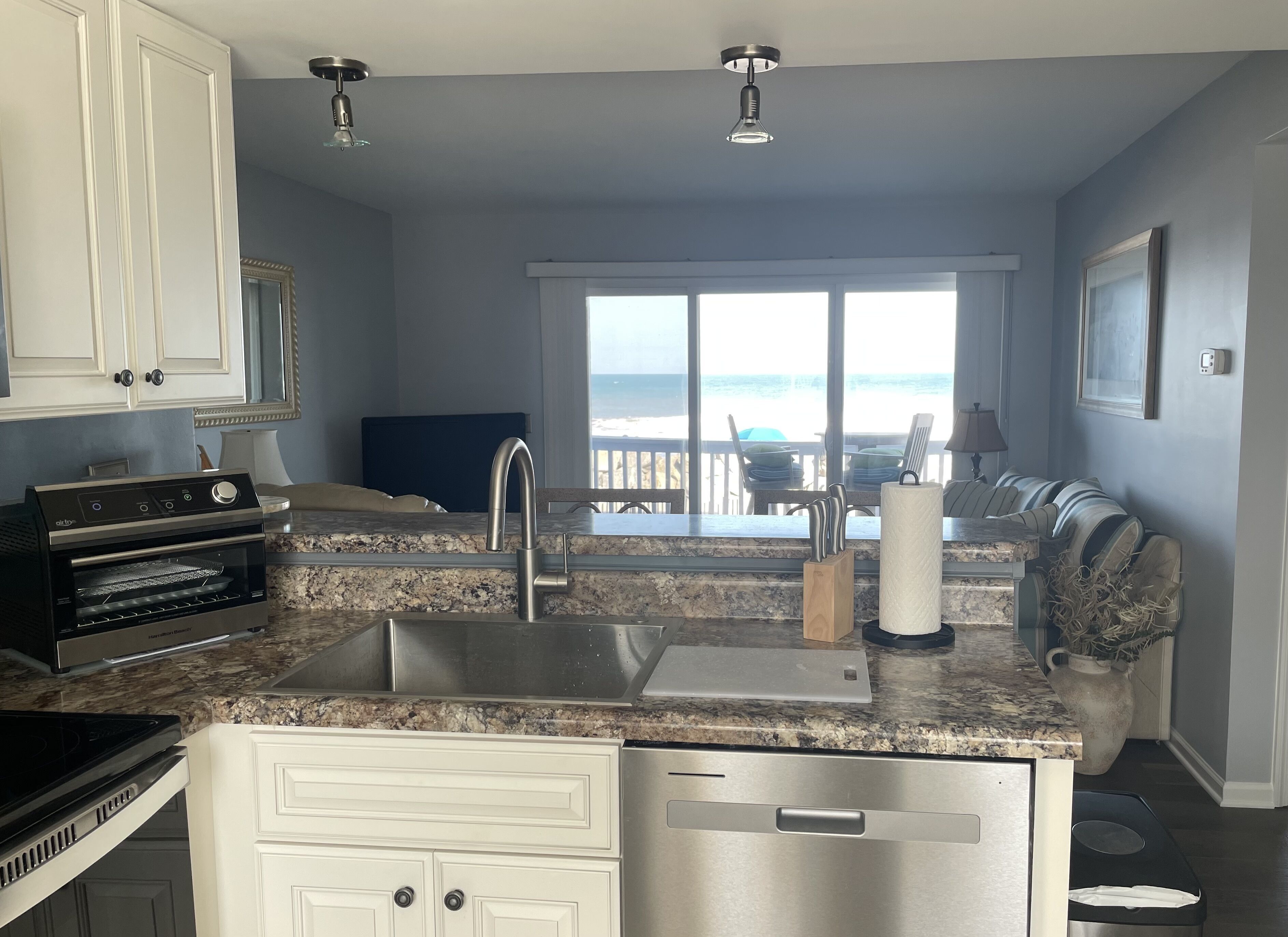 ON THE ROCKS! Oceanfront, 1st floor with a million dollar view and a pool!