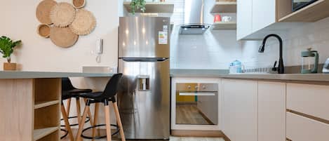 Fridge, microwave, oven, stovetop