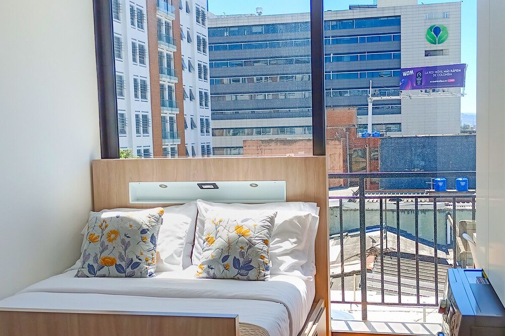 Fh ~ Splendid studio with balcony. Fully equipped.