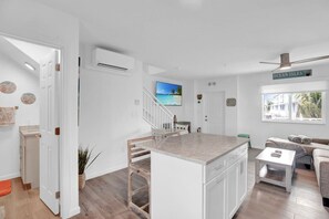 Interior - Ocean Front  Serenity Awaits (Marathon)
