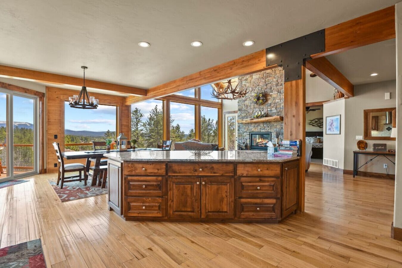 Luxury Mtn View Family Home