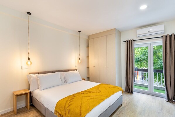 2 bedrooms, iron/ironing board, Internet, bed sheets