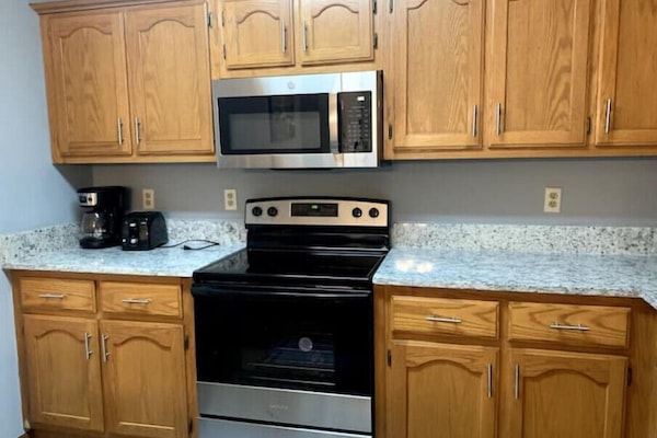 Frigorífic, microones, forn i placa de cuina