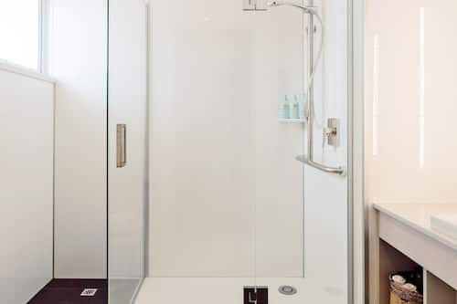 Harbour View Room | Bathroom