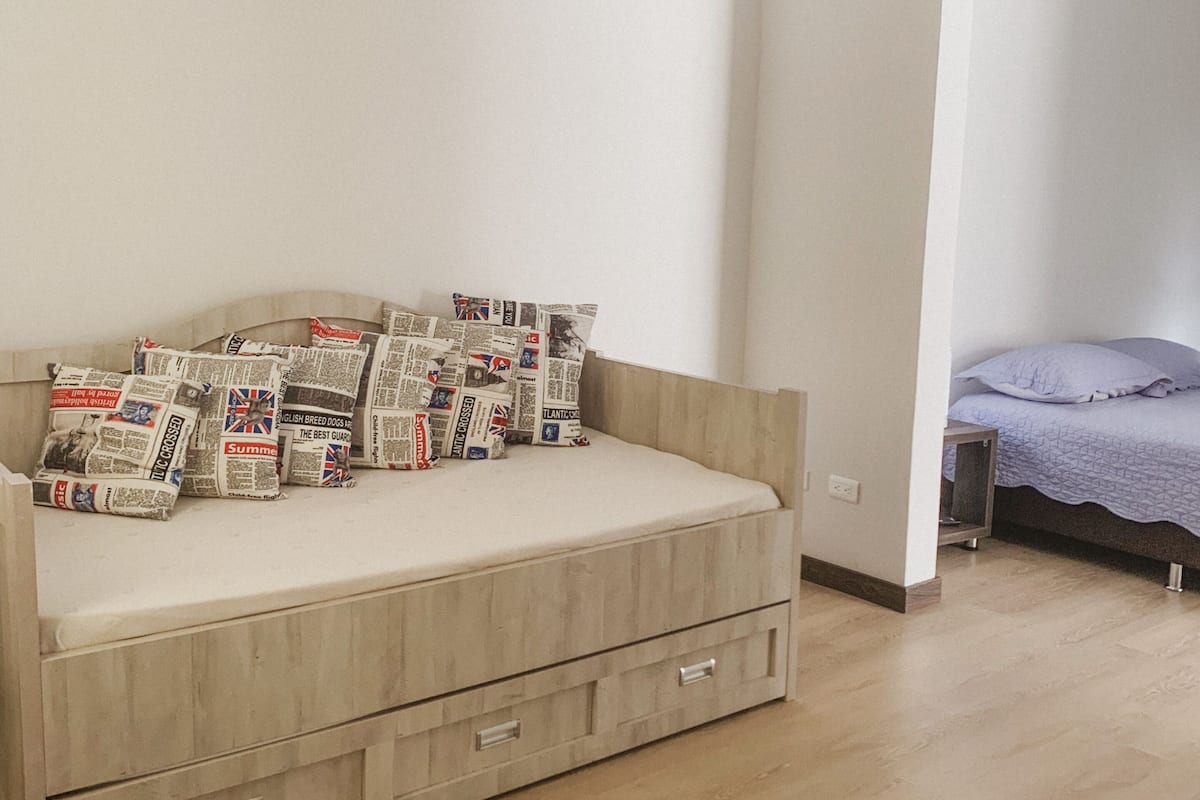 Superior Studio Suite, 1 Bedroom, Private Bathroom, Courtyard View | 1 bedroom, premium bedding, in-room safe, blackout curtains
