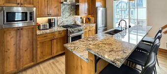 Charming Tri-Level Condo in Downtown McCall