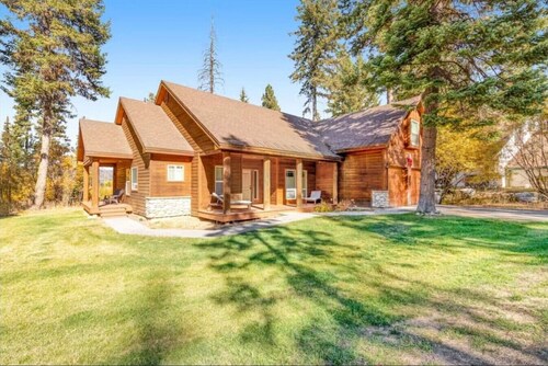 Dog-friendly McCall home -near bike trails