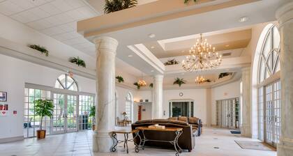 North Fort Myers Getaway w/ Resort Amenities!