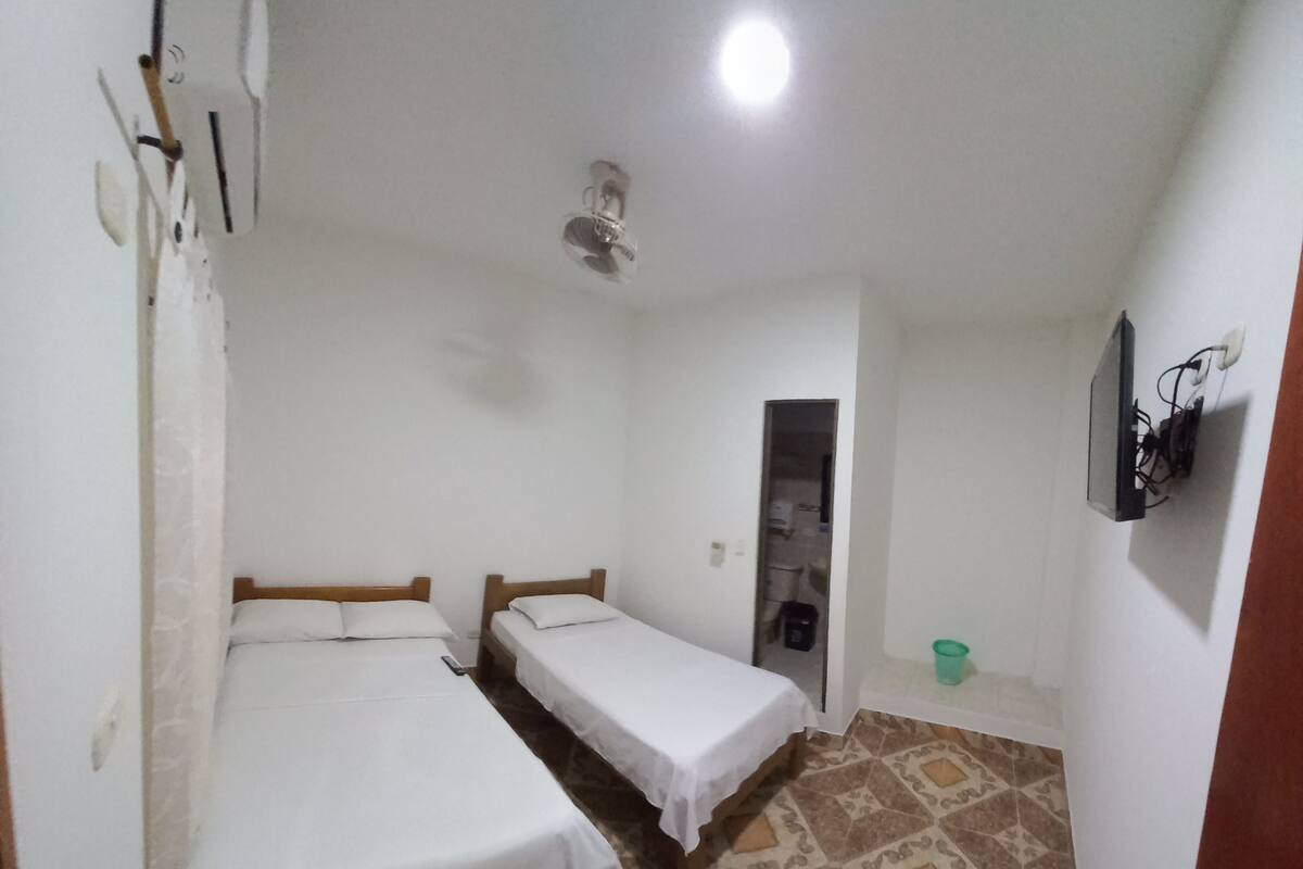 Chambre avec lits jumeaux | Wi-Fi gratuit, draps fournis