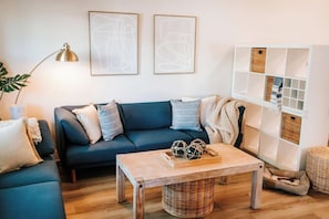 Smart TV, books, offices