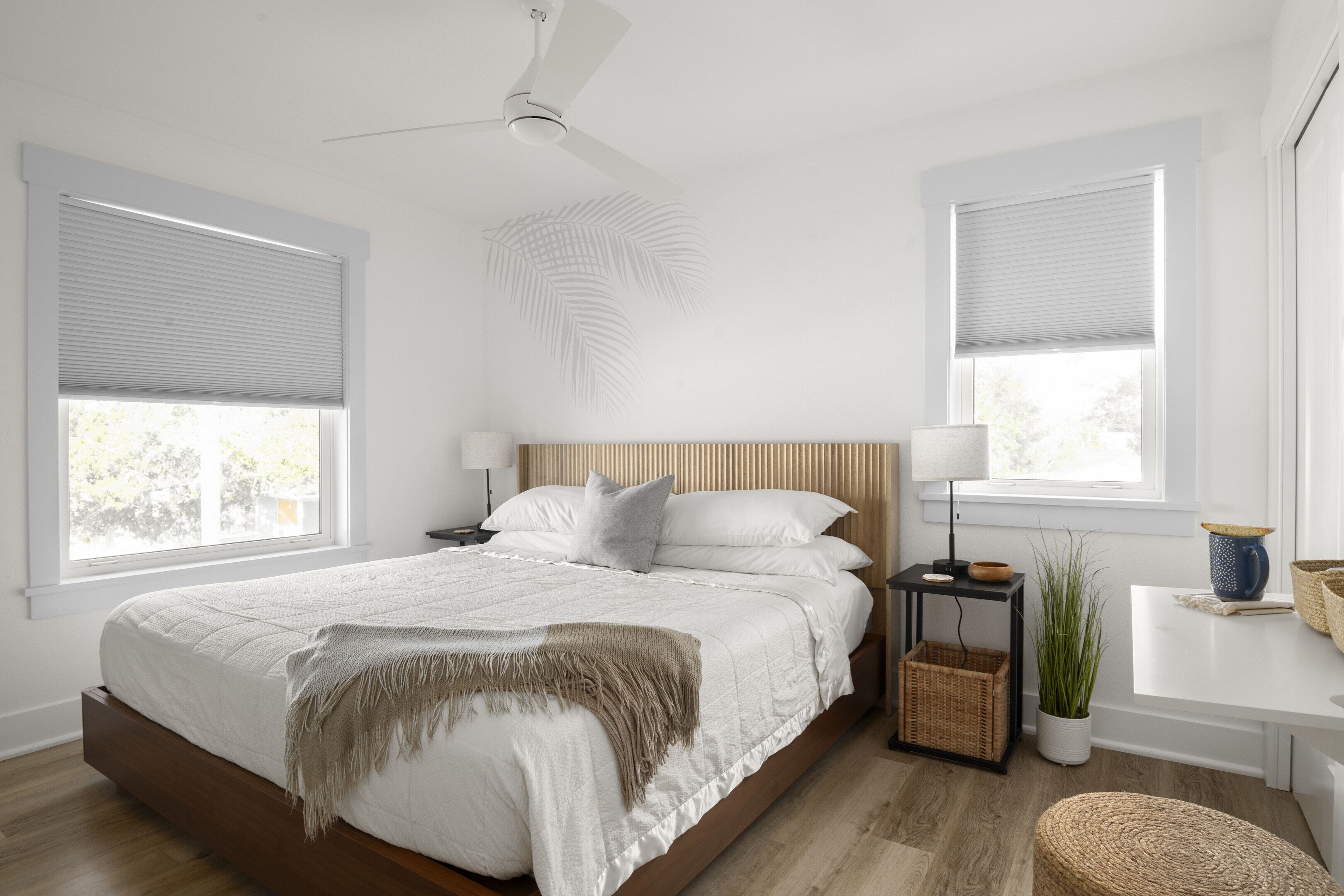 2 bedrooms, desk, iron/ironing board, travel crib