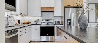 Modern•Game Room•New•King Bed•Sports Complex•Lux•Family Friendly