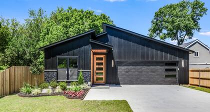 Modern•Game Room•New•King Bed•Sports Complex•Lux•Family Friendly