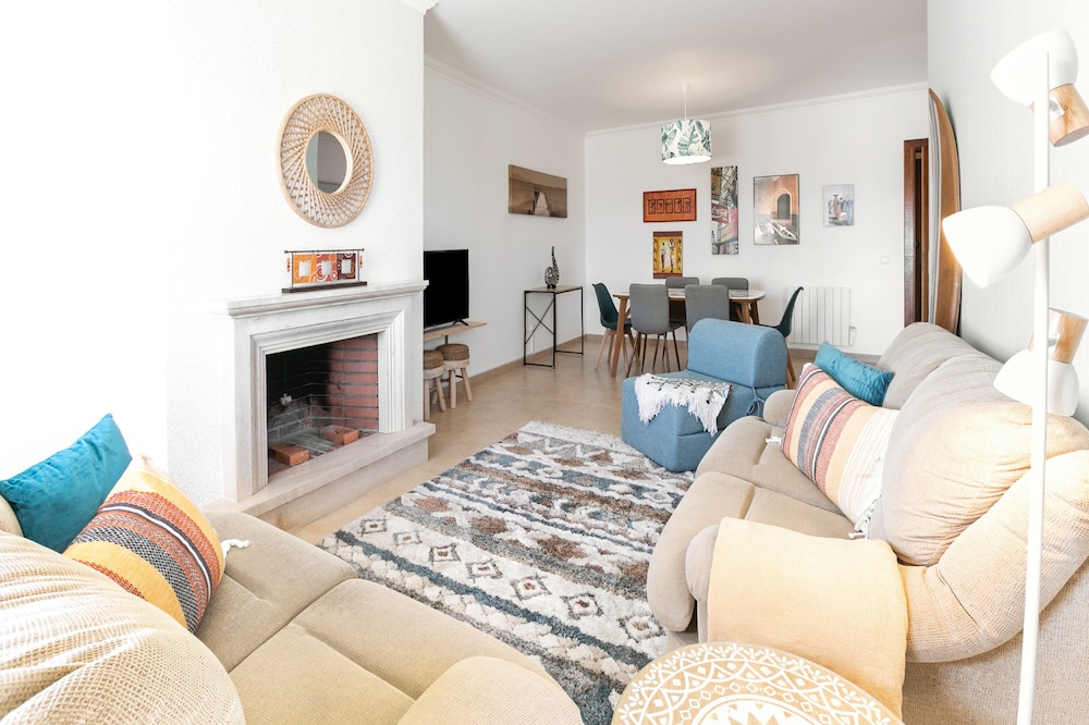 Seascape Home & Cozy Baleal Beach