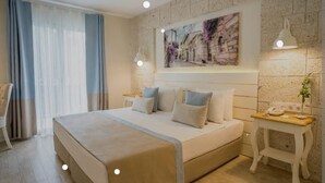 1 bedroom, iron/ironing board (on request), WiFi (free)