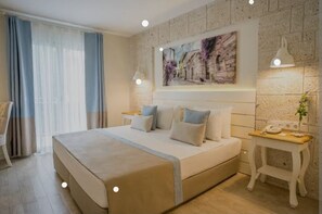 1 bedroom, individually decorated, individually furnished
