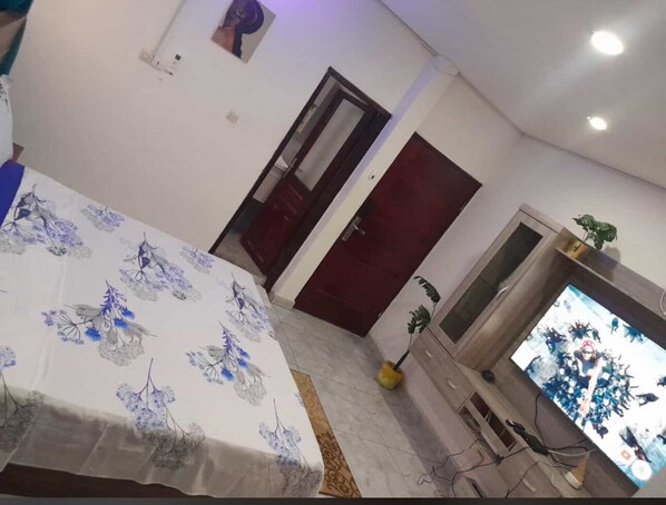 1 bedroom, WiFi, bed sheets