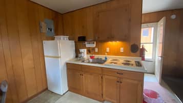 Fridge, microwave, coffee/tea maker, toaster