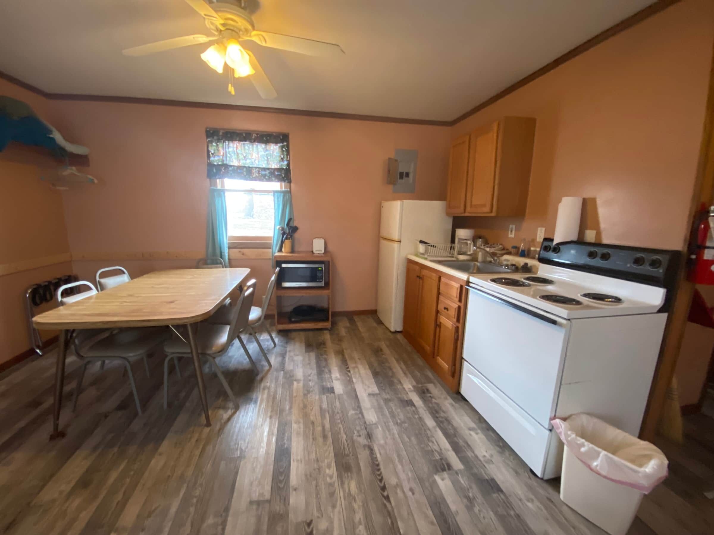 Cabin 8 - Reel and Trigger