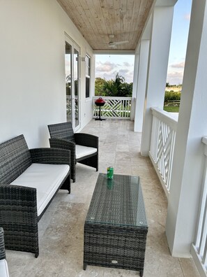 Terrace/patio - The Seagrape Villa (Nassau)