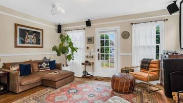 Smart TV, fireplace, video games, books