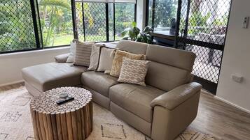 Smart TV, books, stereo