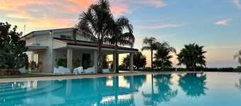 Upper floor apartment in Villa with swimming pool