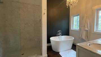 Shower, jetted bath, hair dryer, towels