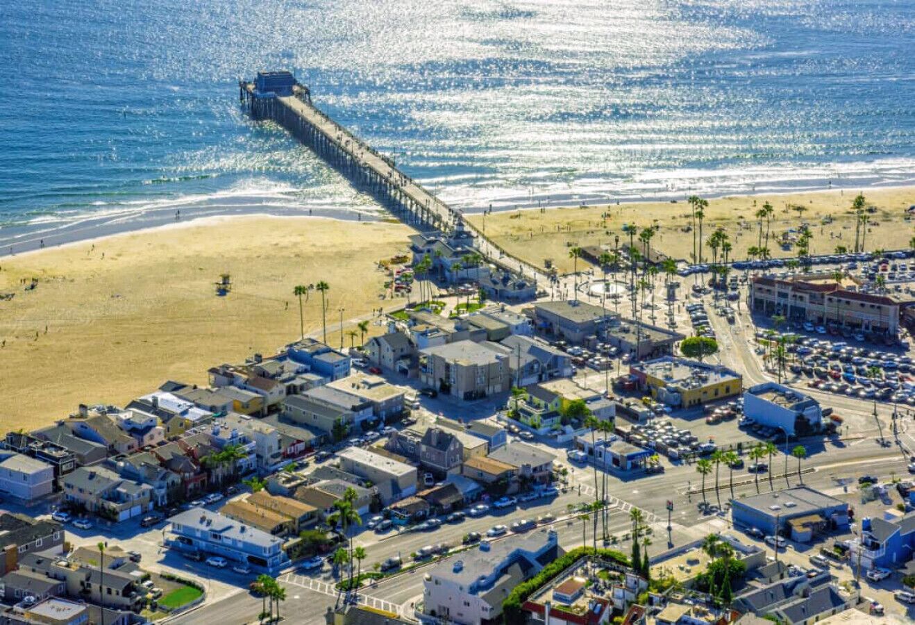 ビーチの近く、サンラウンジャー、ビーチタオル